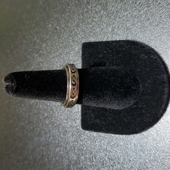 Jewelry - Anxiety Spinning Ring Size 8